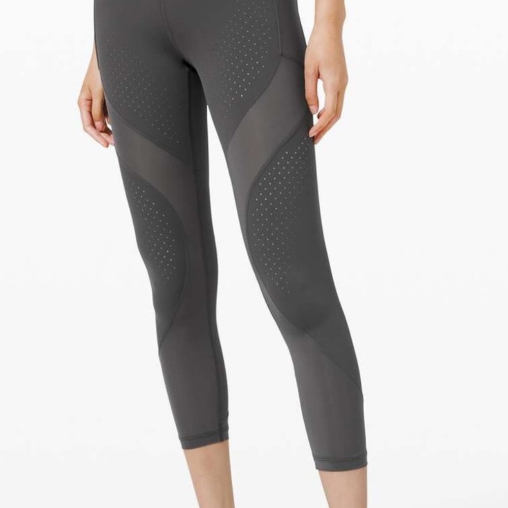 Black Women's Lululemon  Leggings